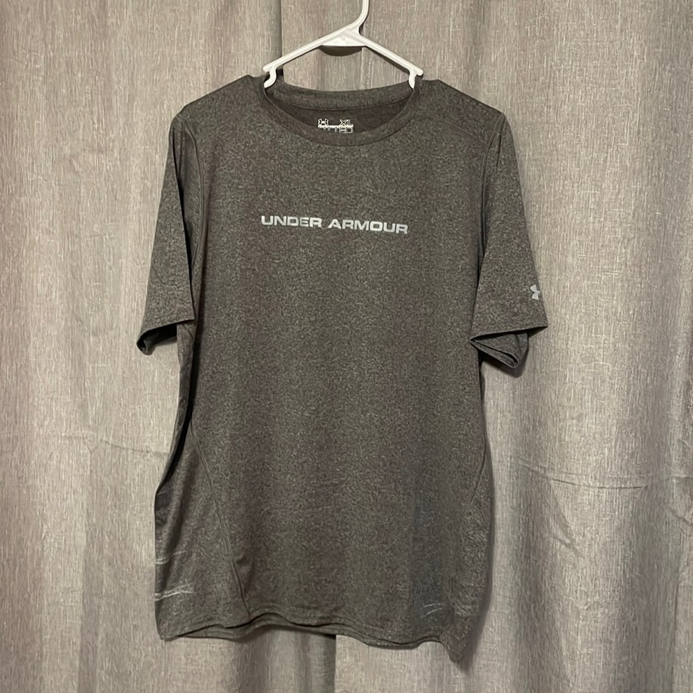 Men’s Under Armour fitted tshirt